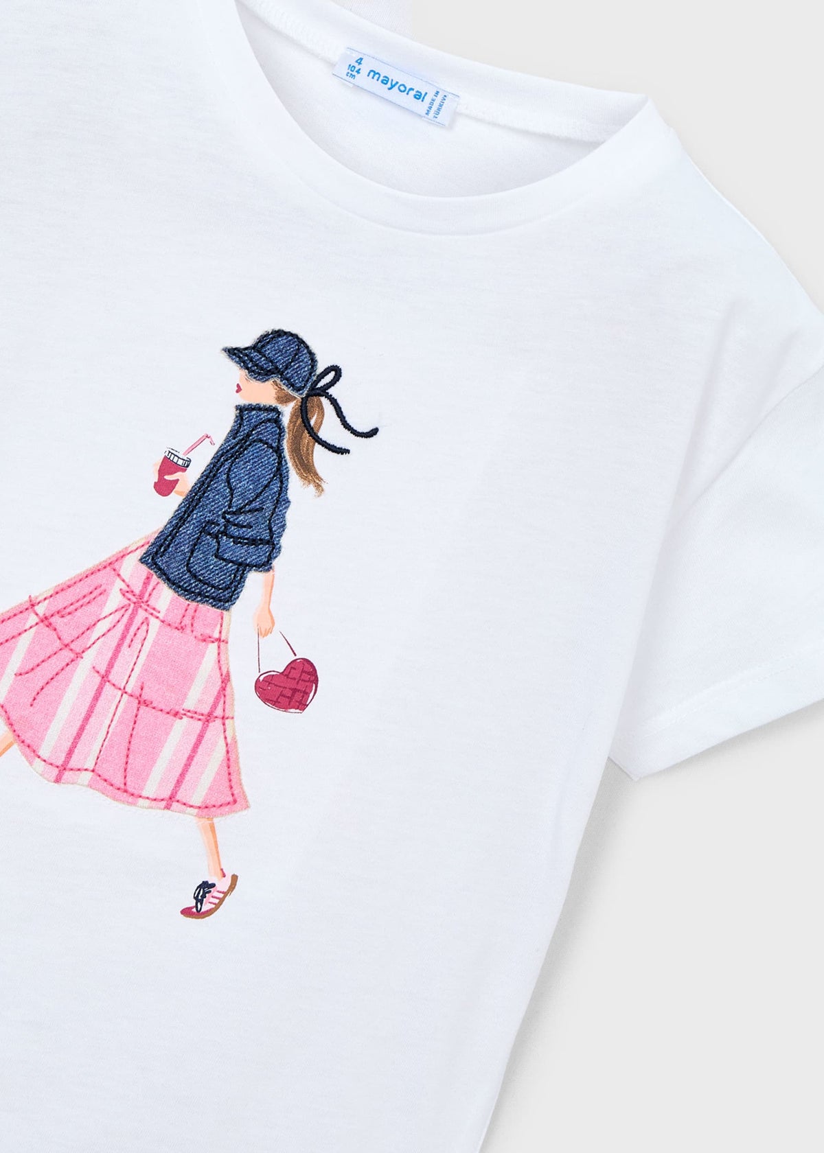 Graphic t-shirt girl