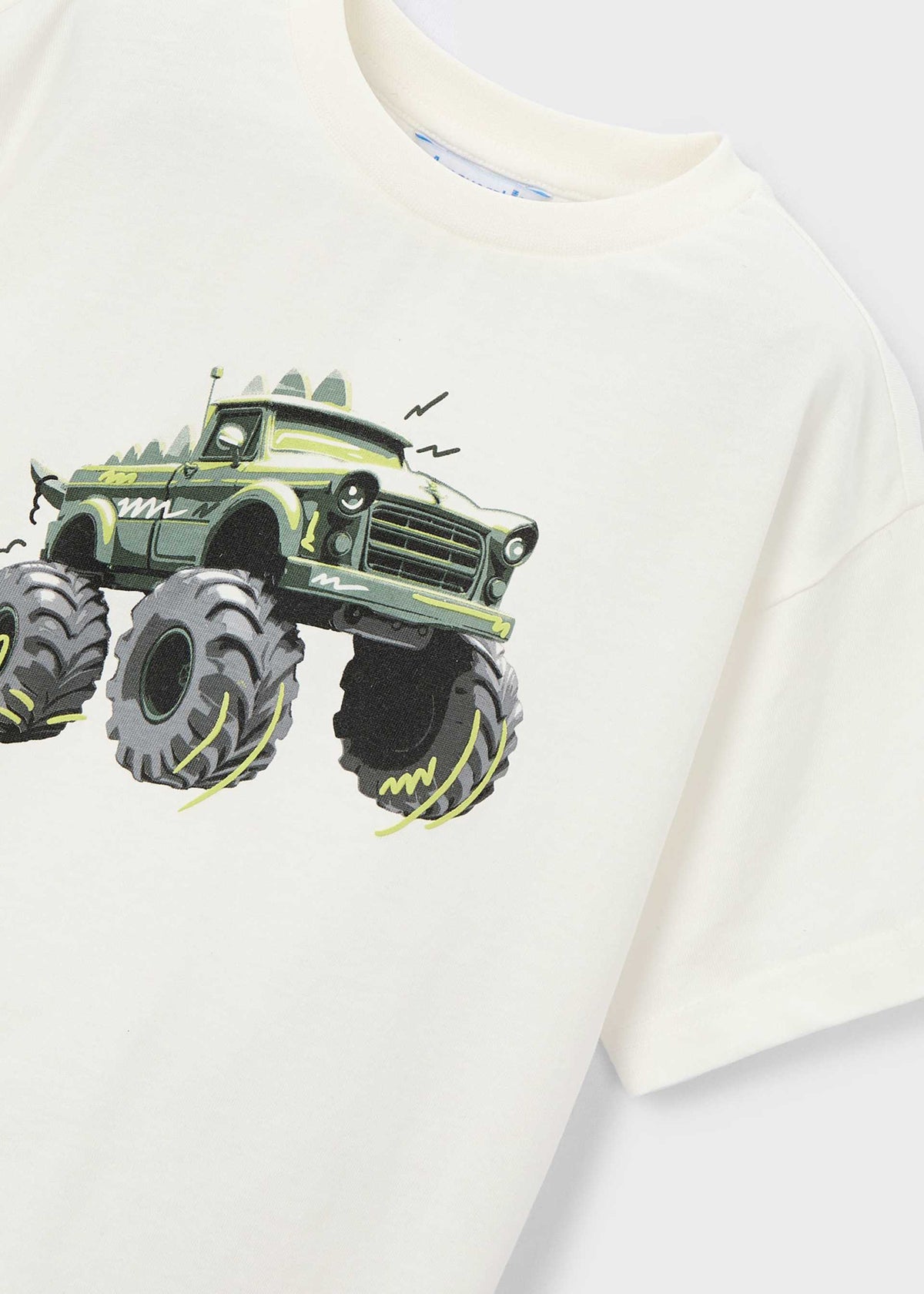 T-shirt boy