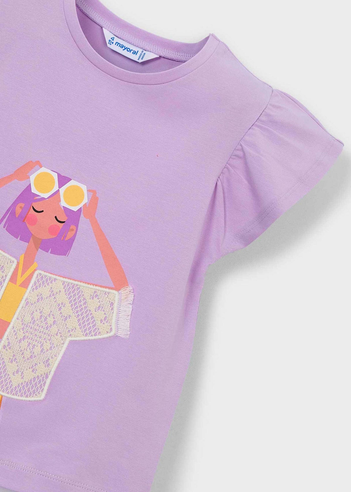 T-shirt girl