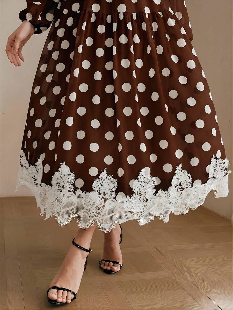 Elegantes Damen-Kleid aus Chiffon mit Polka-Dot-Muster, Spitzendetails und Bindegürtel