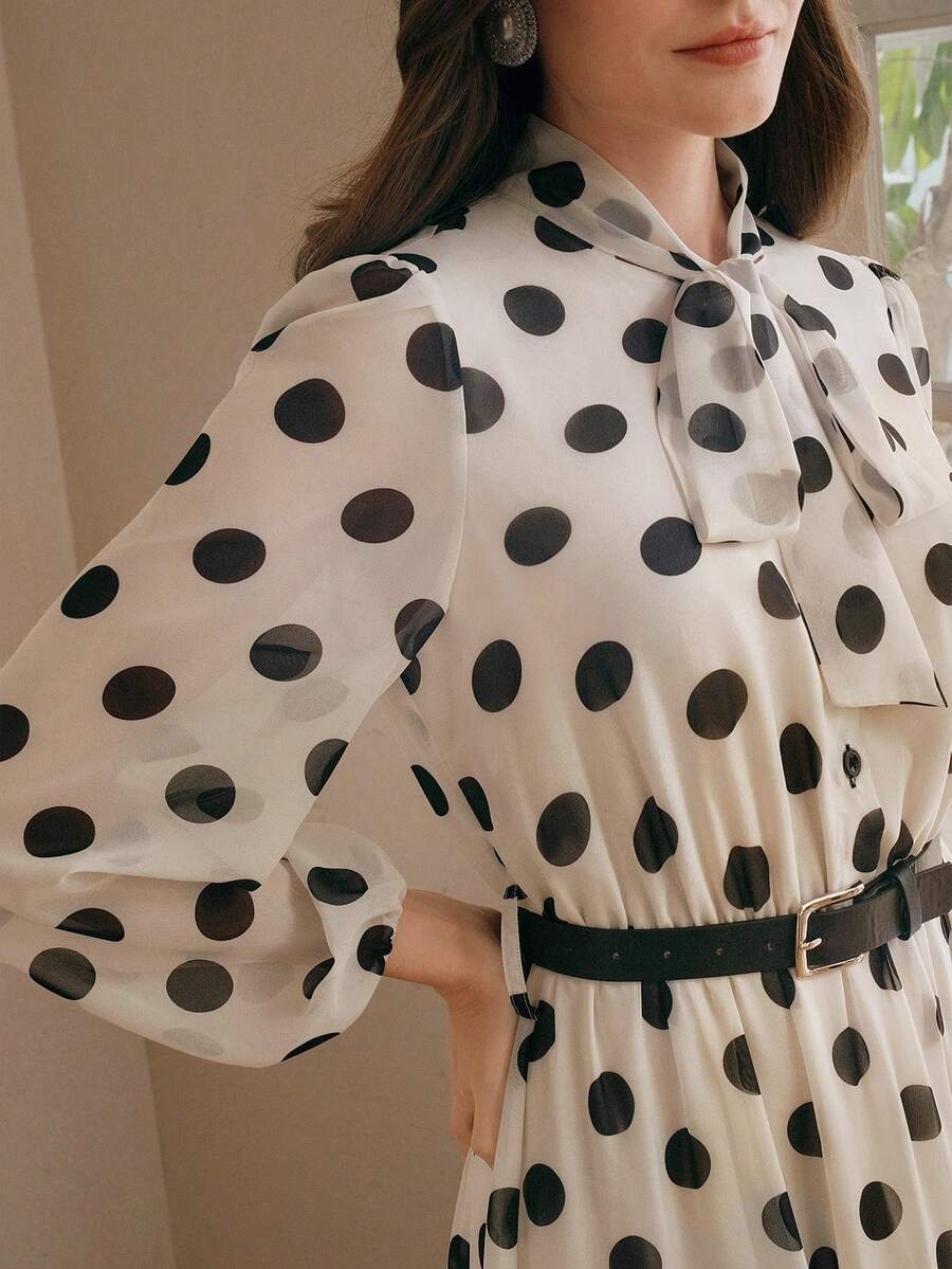 Elegantes Damen-Kleid aus Chiffon mit Polka-Dot-Muster, Spitzendetails und Bindegürtel