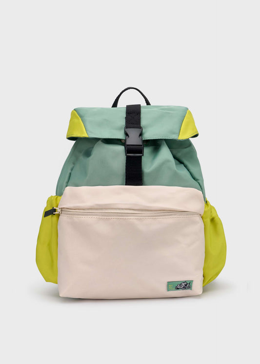 Rucksackjunge