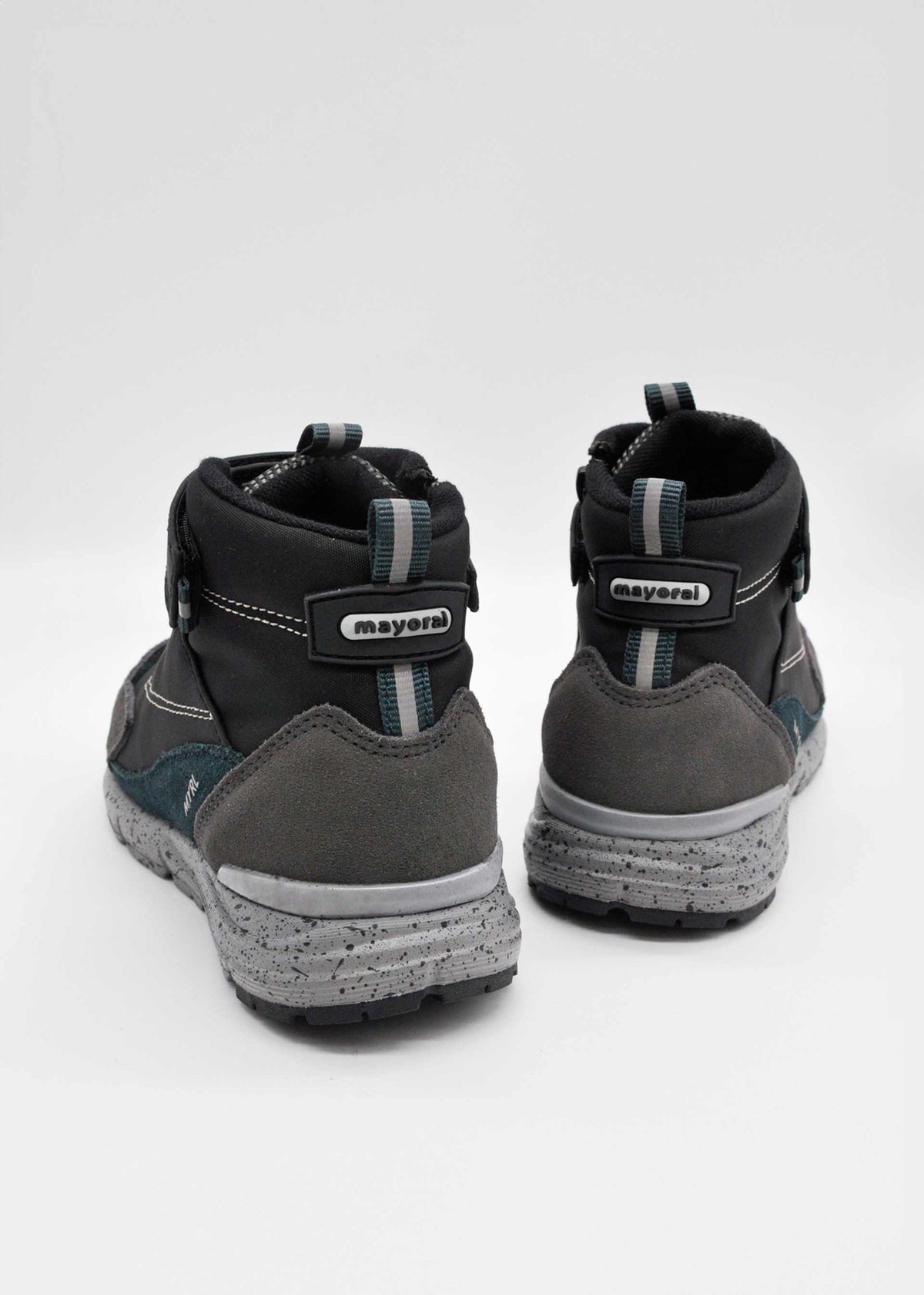 Boy boots