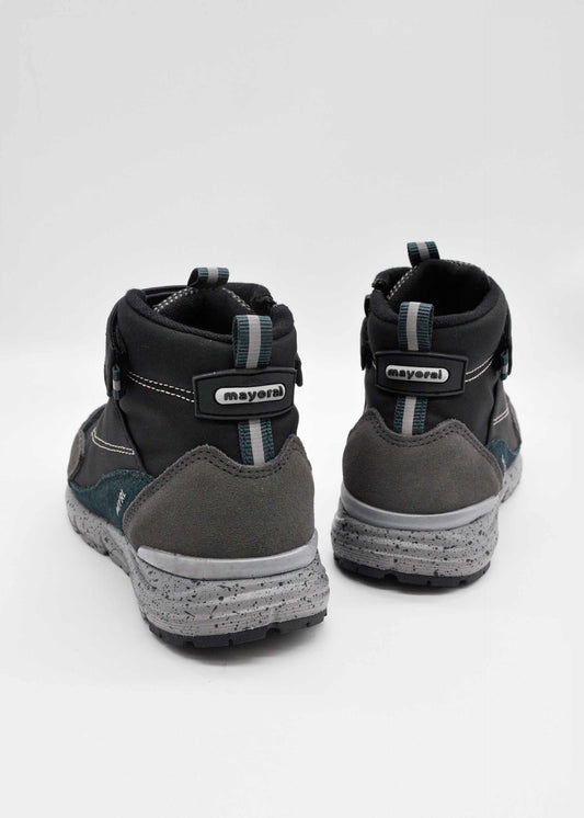 Boy boots