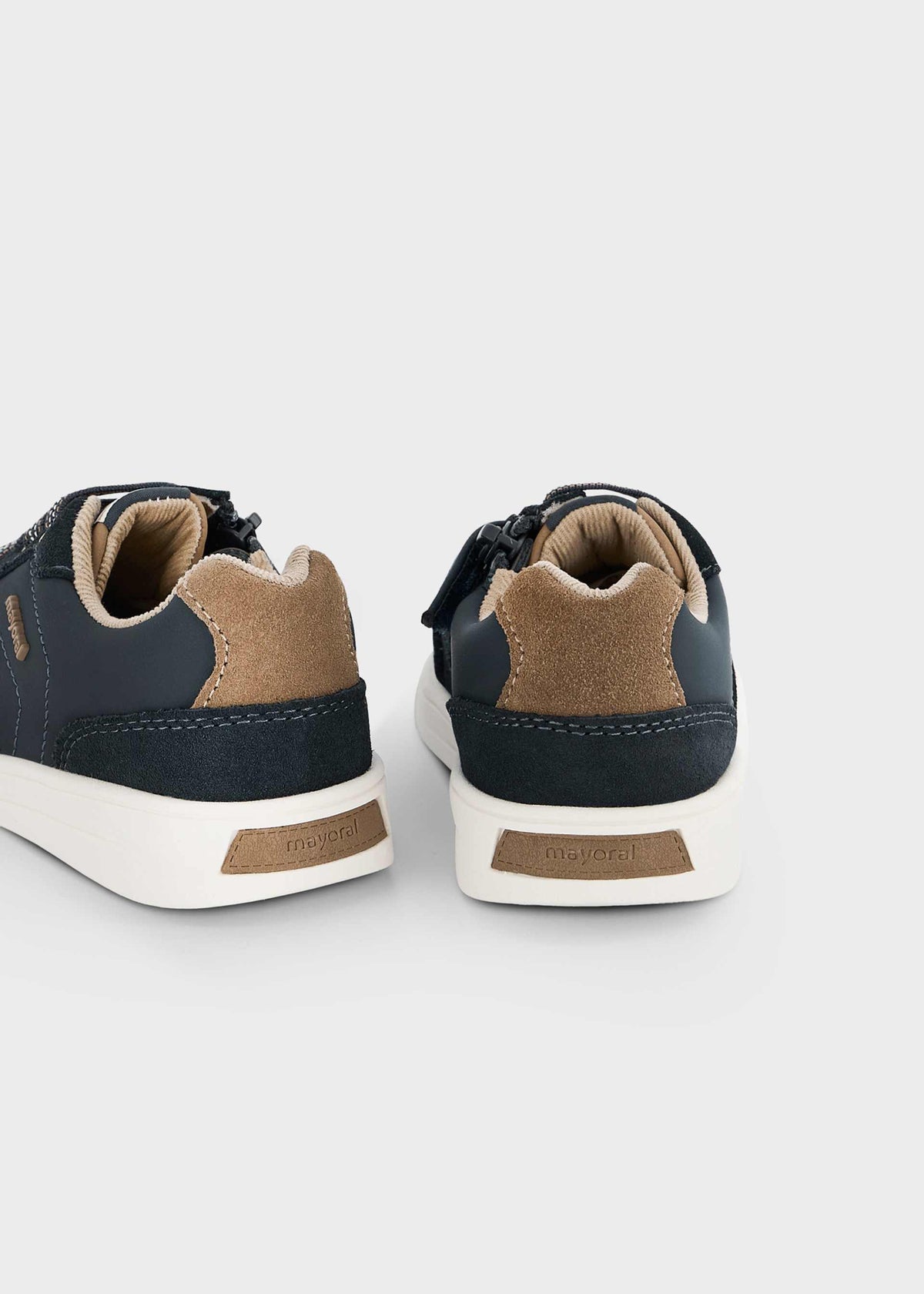 Jungenschuhe