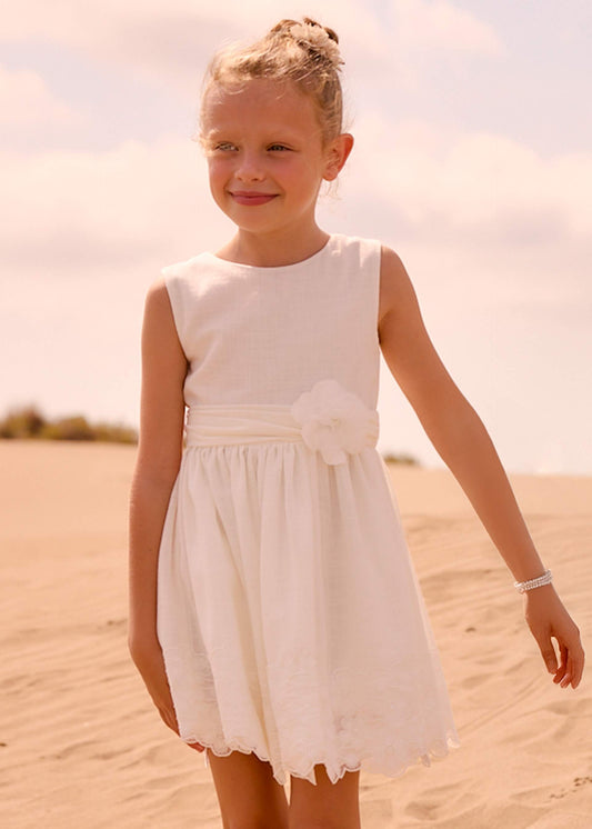 Festliches Kleid mit Spitzendetails für Mädchen