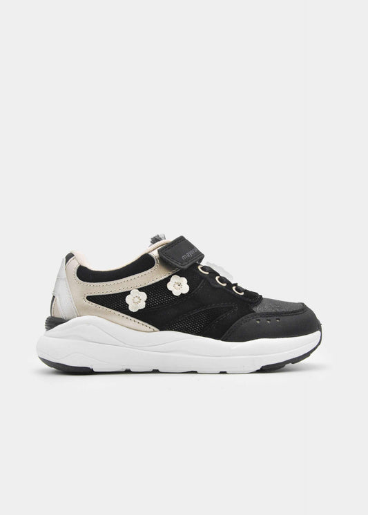 Girl flower trainers