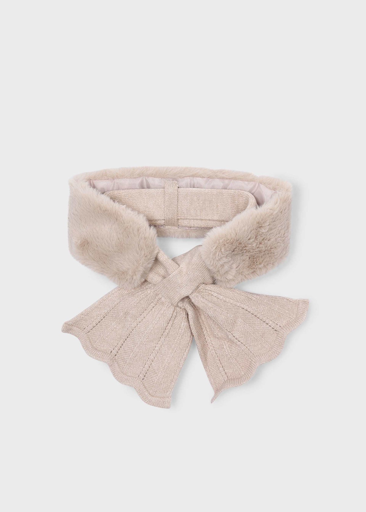 Girls' knitted scarf