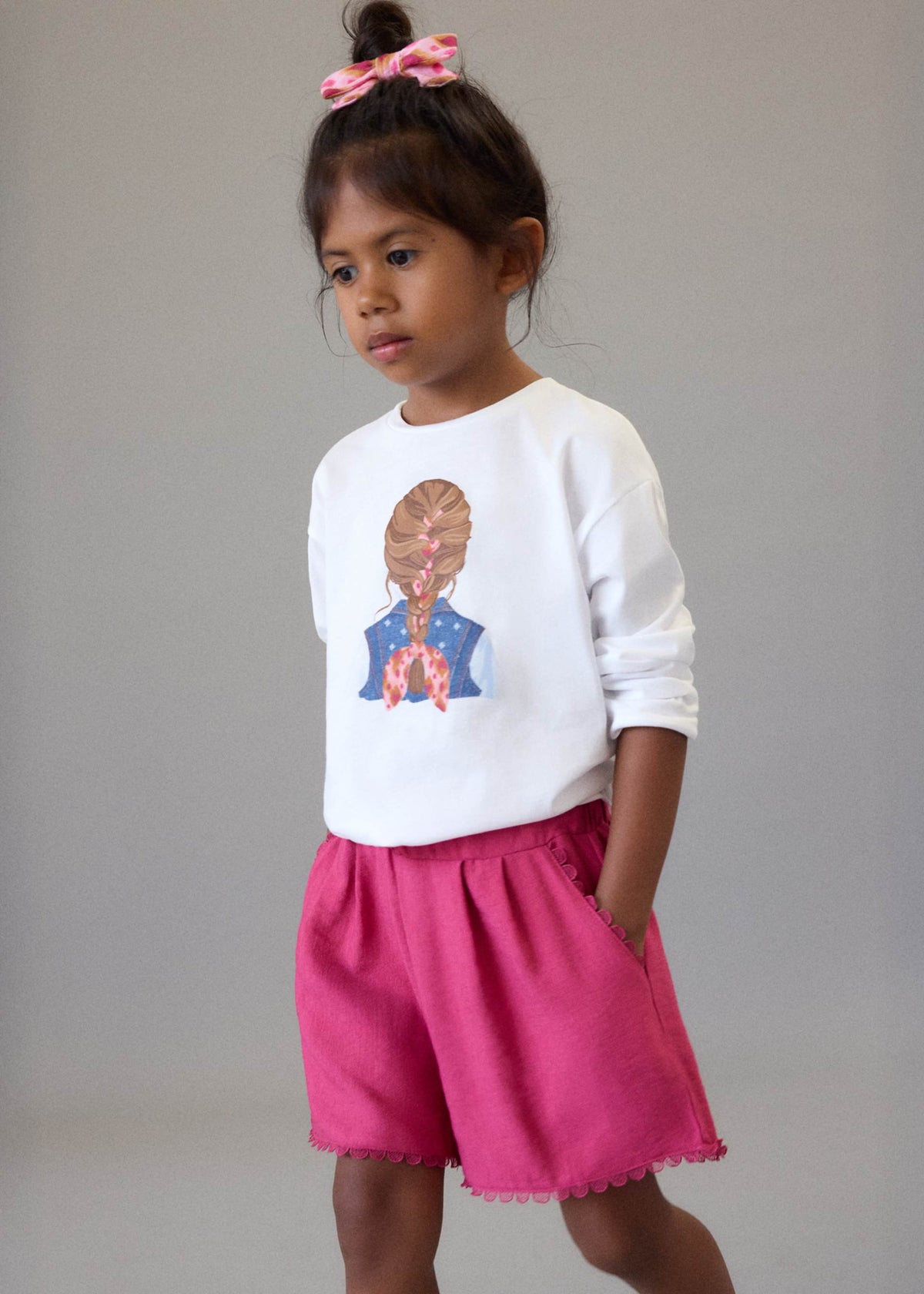 Girls' pleated trousers
