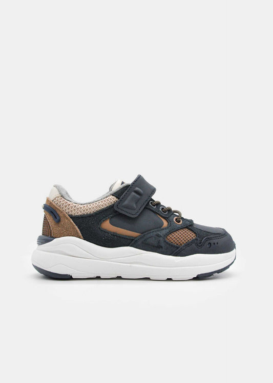 Girl trainers